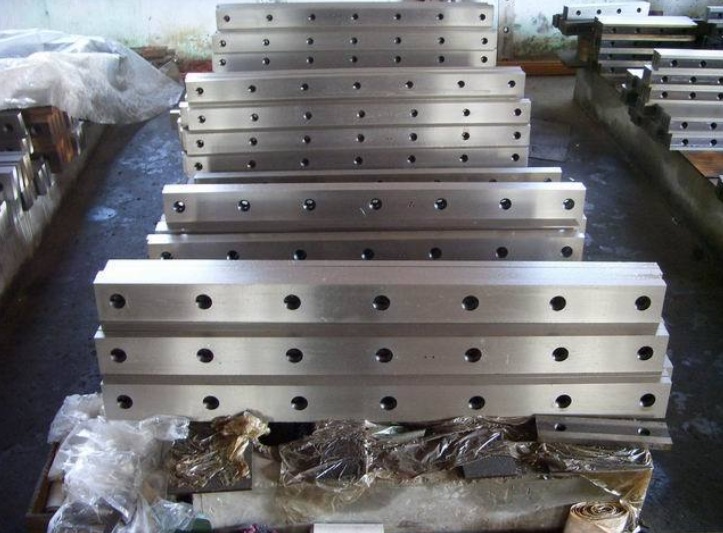 剪(jian)闆機刀片